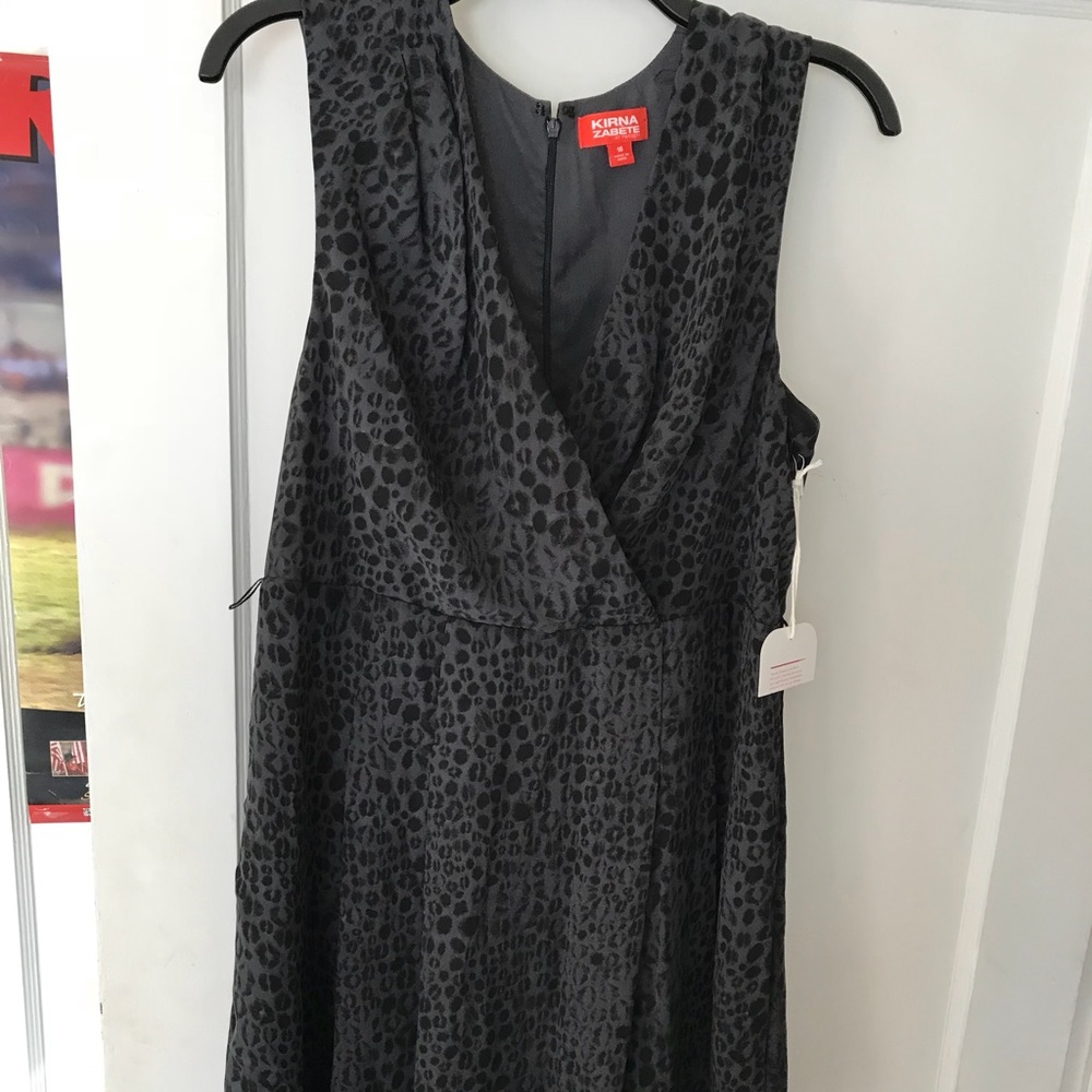 Black/grey leopard print dress with zipper